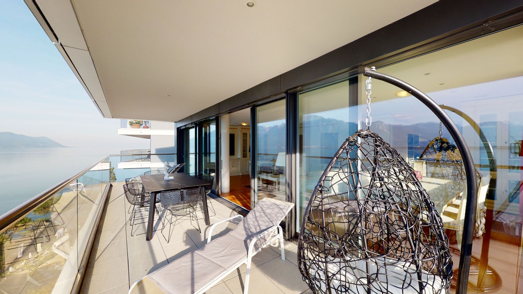 Théatre 7B Balcon2 Magnique appartement en bordure de lac, vue, grand balcon, à deux pas du centre ville de Montreux